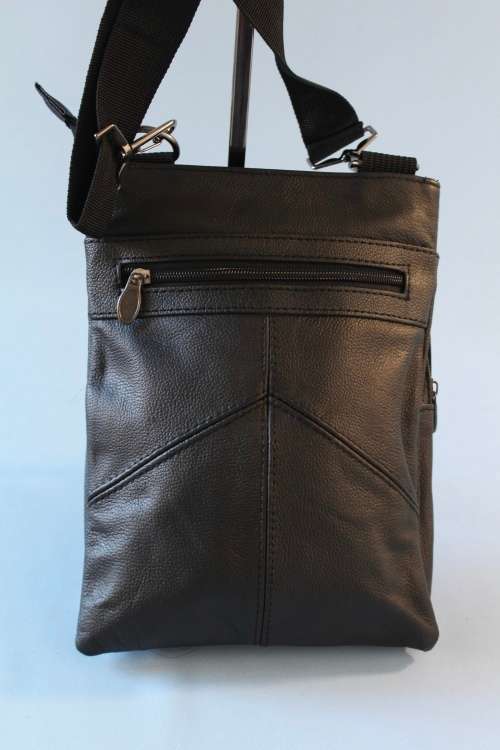 **NEW**Unisex 100% GENUINE LEATHER SHOULDER BAG IN Black. Quality G/TEE!