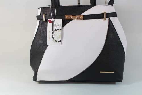 BLACKCHERRY- Gorgeous designer bag- Wear the QUALITY brand everyone recognises!