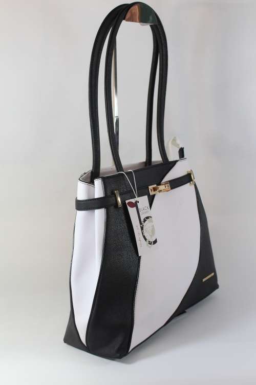 BLACKCHERRY- Gorgeous designer bag- Wear the QUALITY brand everyone recognises!