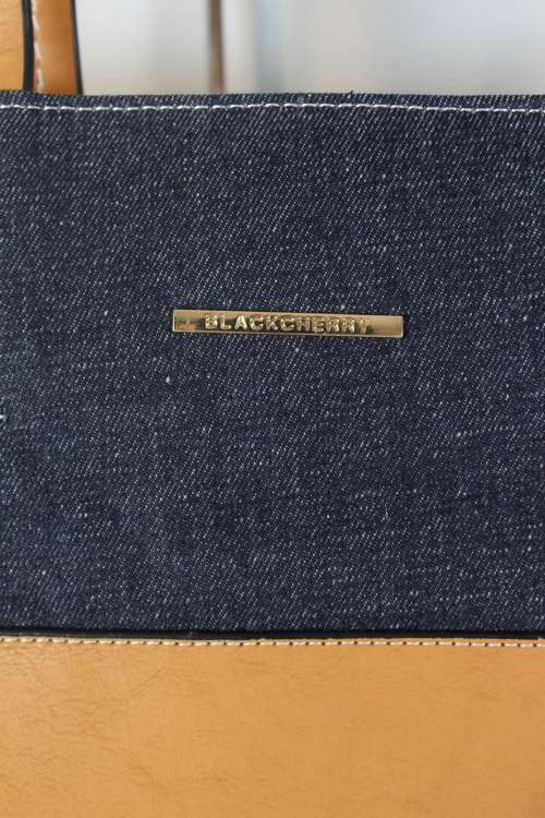 BLACKCHERRY- Gorgeous designer bag- Wear the QUALITY brand everyone recognises!