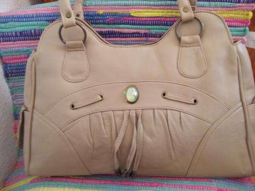 LADIES GENUINE LEATHER HAND BAG IN  A BEIGE  . SIMPLY GORGEOUS!!
