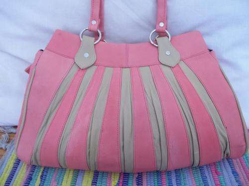 LADIES GENUINE LEATHER HAND BAG IN  A PINK & CREAM . SIMPLY GORGEOUS!!