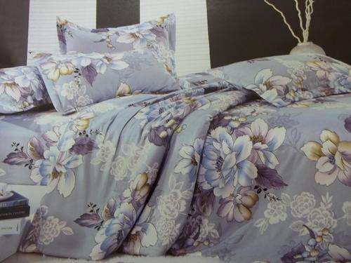 LOVELY 6 PIECE  DUVET COVER SET IN - QUEEN.Great Quality, superior  cotton Blend.