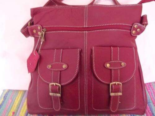 FINEST LADIES GENUINE LEATHER HAND BAG IN CREAM & RED. HIGH QUALITY GUARANTEE!