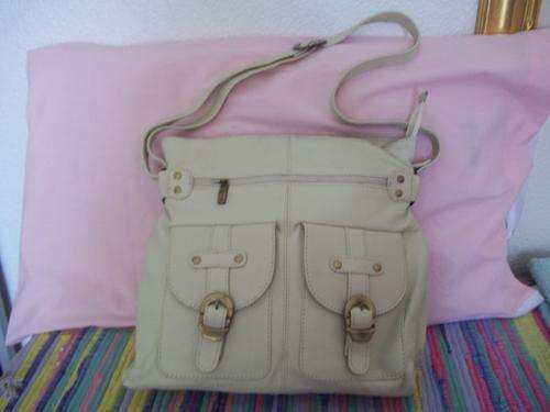 Sophisticated Leather Bag for the woman with taste. Great Value Combined with great quality.