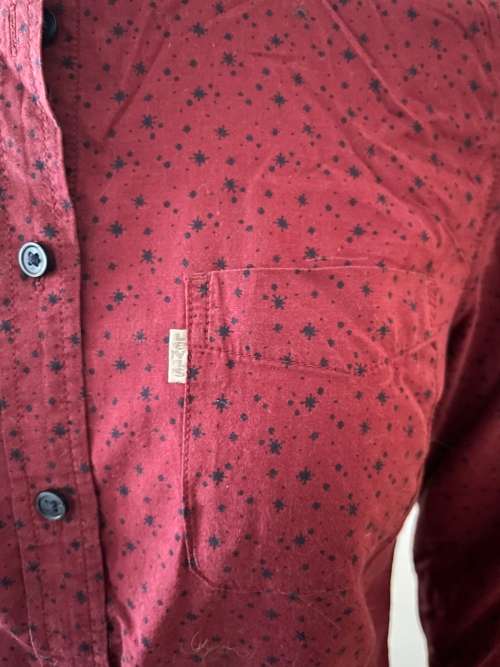 LEVIS Maroon with star print ladies shirt - 10