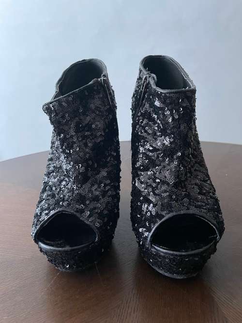 ZOOM black sequin peep toe wedges - 7