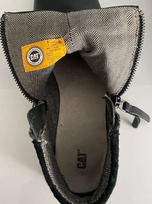 CAT ankle boots - SIZE 7