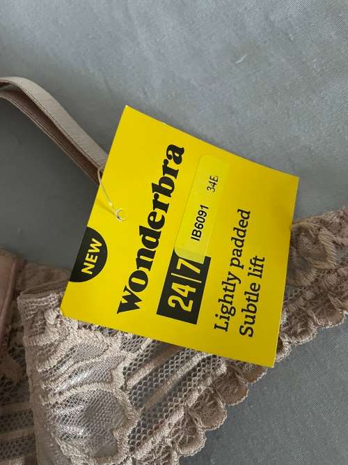 x2 Wonder Bras - Black and Nude 34B