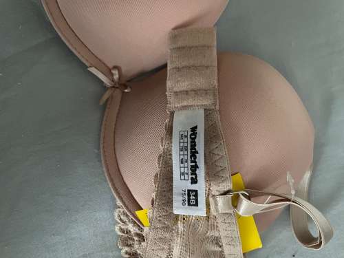 x2 Wonder Bras - Black and Nude 34B