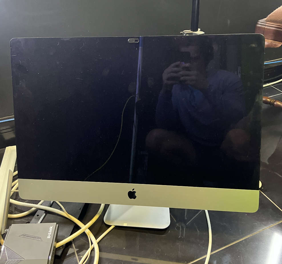 5K Retina iMac! 40GB RAM. 1TB SSD. Fully loaded upgraded beast. i5 3.4 GHz