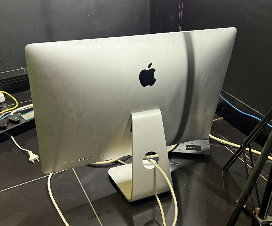 5K Retina iMac! 40GB RAM. 1TB SSD. Fully loaded upgraded beast. i5 3.4 GHz