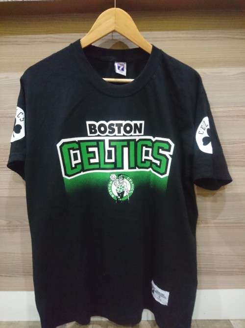 Vintage Boston Celtics Fan tee
