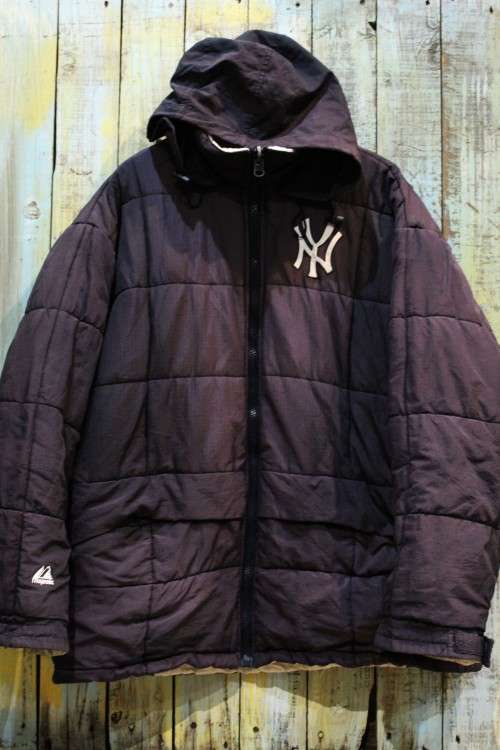 Vintage NY Yankees puffer jacket