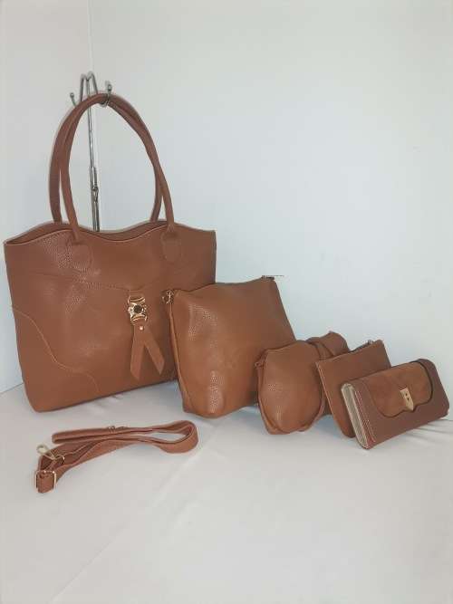 ***NEW STUNNING 5PC HANDBAG SET (BROWN)***