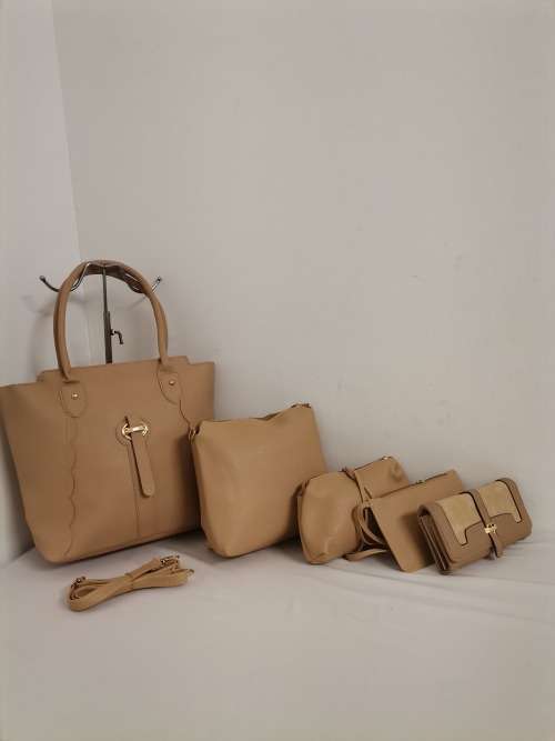 NEW STUNNING 5PC HANDBAG SET CREAM