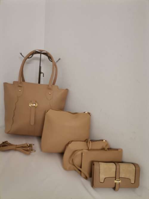 NEW STUNNING 5PC HANDBAG SET CREAM