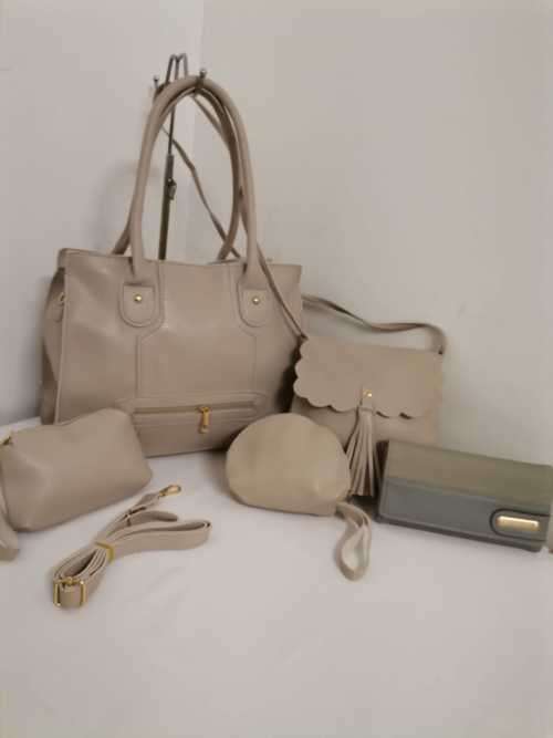 NEW LADIES STUNNING 5 PIECES BAG SET