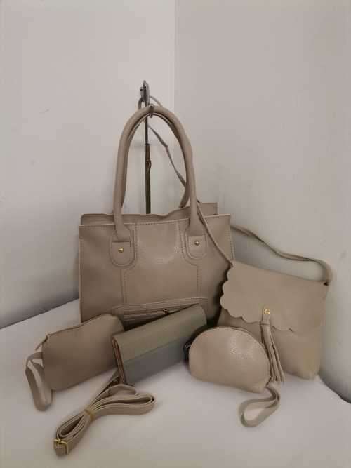 NEW LADIES STUNNING 5 PIECES BAG SET