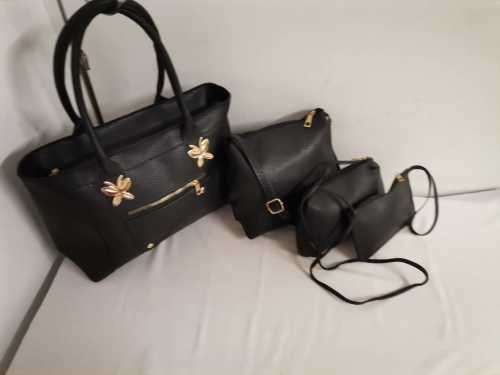 NEW STUNNING 4 PIECES HANDBAGS SETS BLACK
