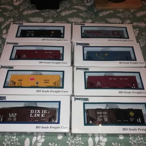 Hoppers (Lot) - Boxed - Industrial Rail Freight Cars.