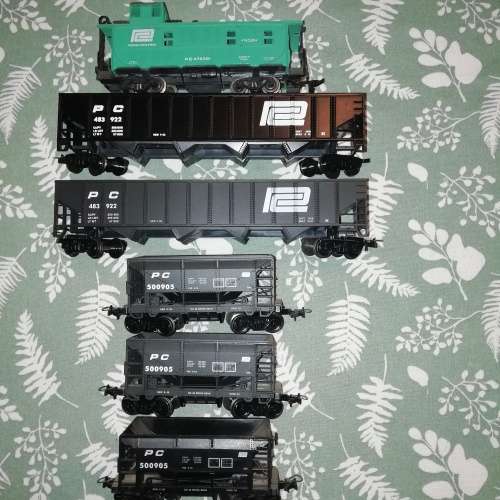 Pencentral Hoppers and Caboose Lot