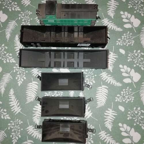 Pencentral Hoppers and Caboose Lot