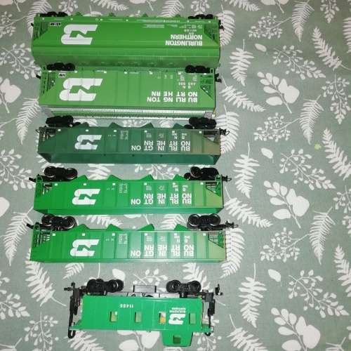 Burlington Northern Hoppers and Caboose Lot