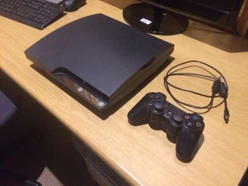 ***Sony Playstation 3 120GB + 8 Games - Excellent Condition***