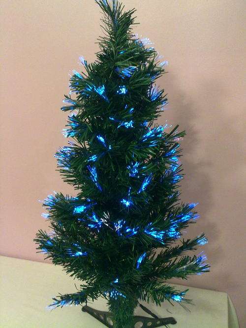 1.2m FIBRE OPTIC CHRISTMAS TREE (Built in lights that change colours)