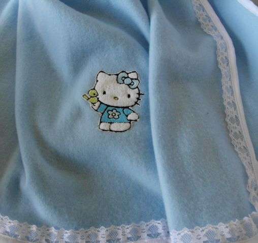 BABY BLANKET WITH KITTY EMBROIDERY