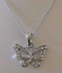 DAINTY NECKLACE WITH BUTTERFLY