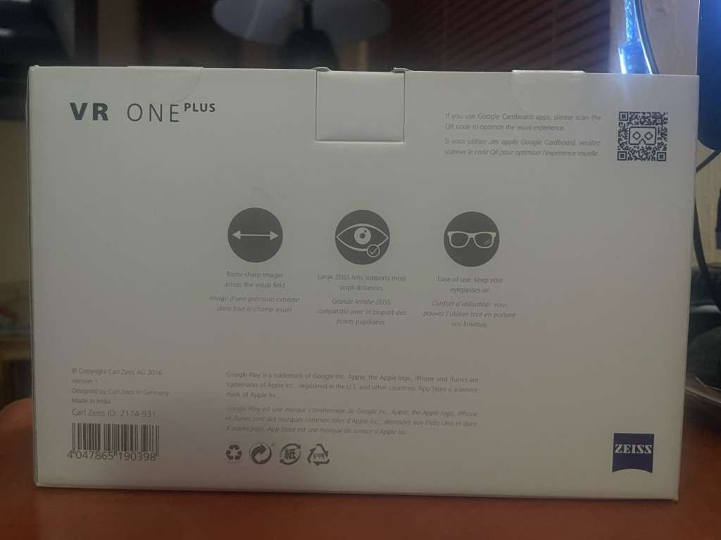 Zeiss VR One Plus Virtual Reality Smartphone Headset (White)