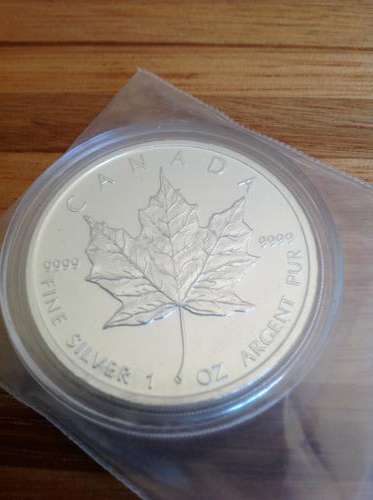 2011 Canadian Maple leaf