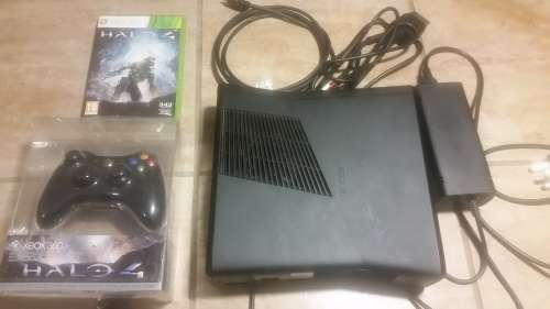 Xbox 360 250gb 1-Remote, 1 Game , HDMI Cable and RCA