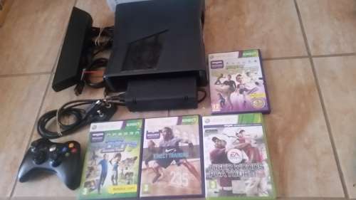 XBOX 360 , 4GB + Kinect + 4 Games + 1 Remote
