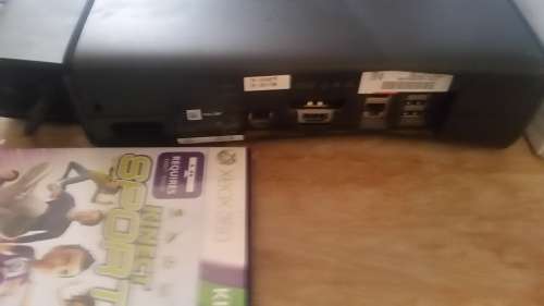 XBOX 360 , 4GB + Kinect + 4 Games + 1 Remote