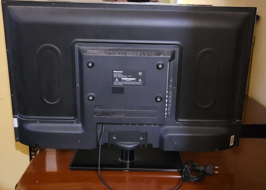 32` Hisense LED TV