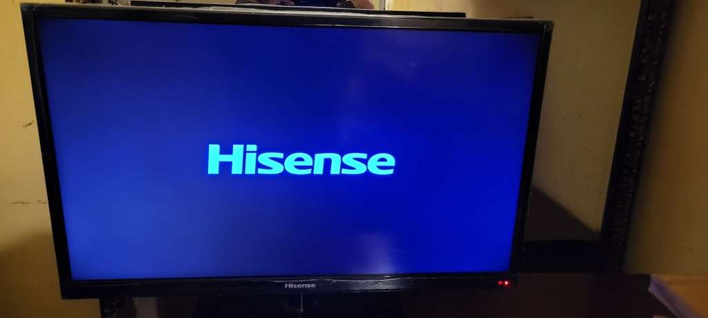 32` Hisense LED TV