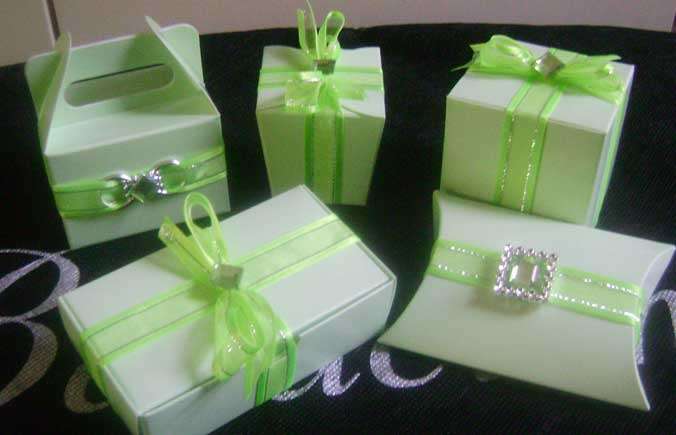 GREEN MINI GIFT BOXES