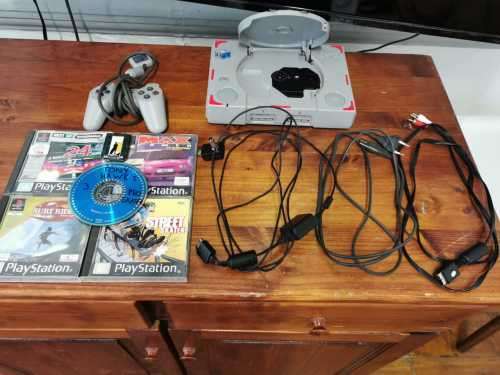 Play Station 1 ( Chipped ) working 100%