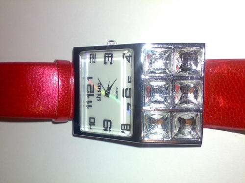 LOVELY  QUARTZ LADY'S WATCH