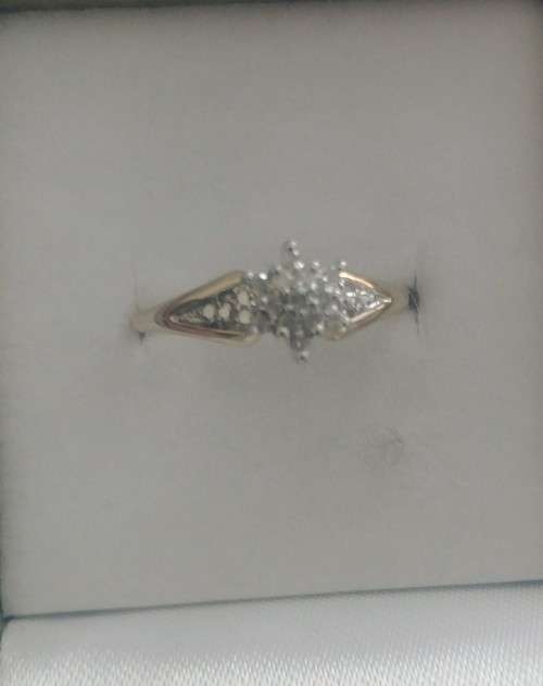 0.200 CT Natural Dimond Ring