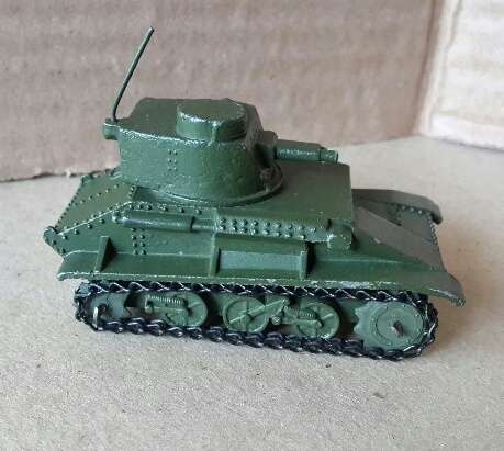 Vintage Dinky Toys : LightTank
