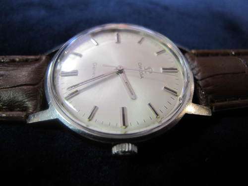 VINTAGE- OMEGA GENEVA- CLASSIC
