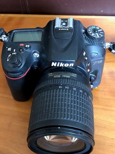 NIKON D 7100 DIGITAL SLR PROFESSIONAL CAMERA WITH NIKON 18-135 mm ZOOM LENS
