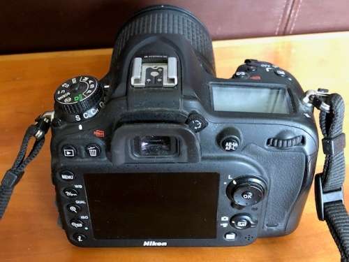 NIKON D 7100 DIGITAL SLR PROFESSIONAL CAMERA WITH NIKON 18-135 mm ZOOM LENS