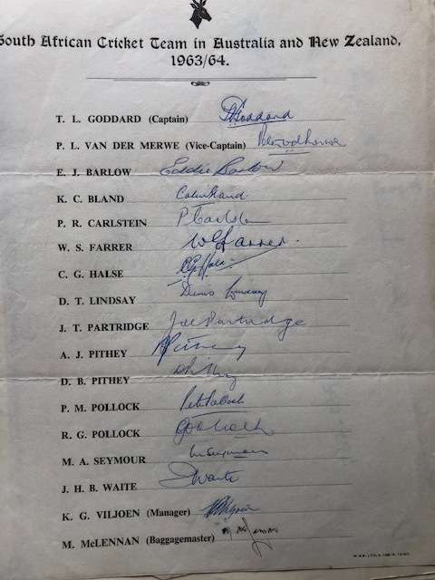 CRICKET  AUTOGRAPHS  LOVELY COLLECTION OF 15 ORIGINAL AUTOGRAPHS