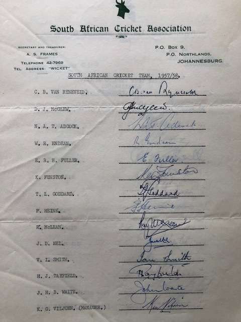 CRICKET  AUTOGRAPHS  LOVELY COLLECTION OF 15 ORIGINAL AUTOGRAPHS