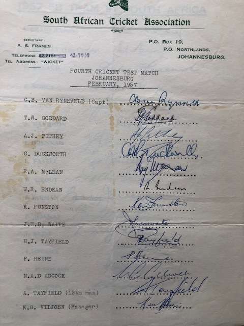 CRICKET  AUTOGRAPHS  LOVELY COLLECTION OF 15 ORIGINAL AUTOGRAPHS